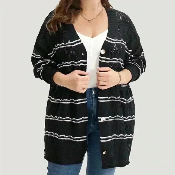 NWT!Striped Geometric Button sweater Cardigan Size 10 or Med - Picture 1 of 7